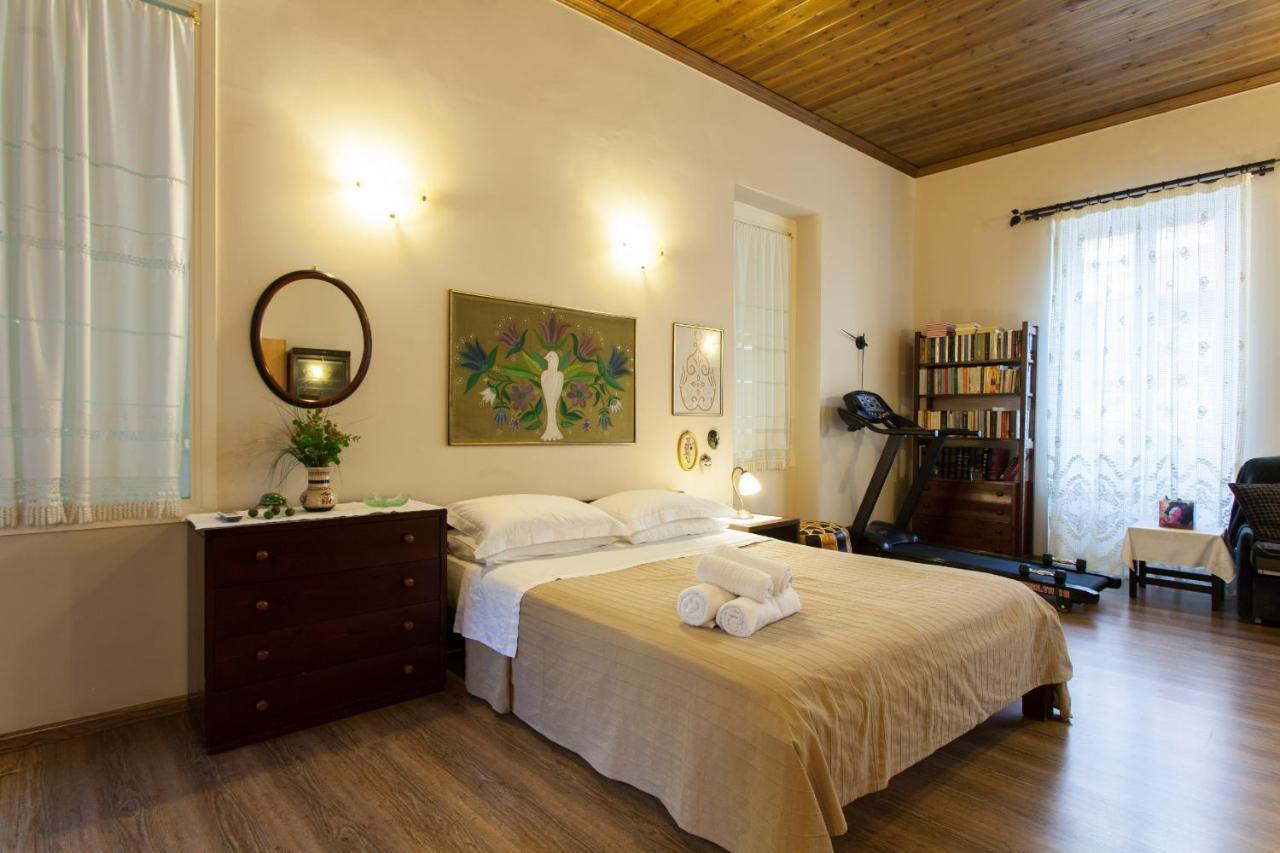 Psyri Neoclassical House Yard Free Parking Athens Exterior photo
